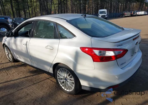 2014 Ford Focus Titanium из США, поврежденный, VIN 1FADP3J21EL367595